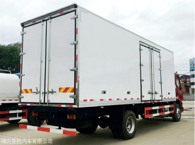 解放龍V6.8米冷藏車保溫車價格優(yōu)惠 汽車廂體制造